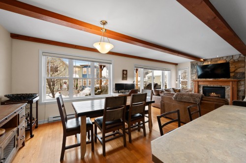 Salle à manger - 112 Ch. Louis-Dufour, Saint-Sauveur, QC - Indoor Photo Showing Dining Room With Fireplace