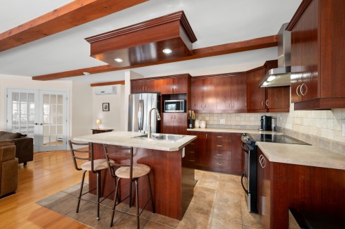 Cuisine - 112 Ch. Louis-Dufour, Saint-Sauveur, QC - Indoor Photo Showing Kitchen