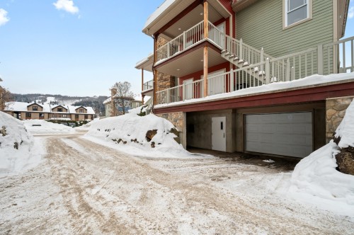 Garage - 112 Ch. Louis-Dufour, Saint-Sauveur, QC - Outdoor