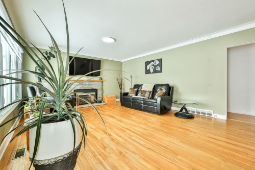 Chambre à coucher principale - 611 Rue Kenny, Gatineau (Buckingham), QC - Indoor Photo Showing Bedroom
