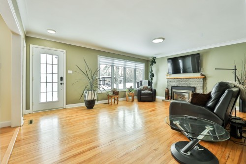 Salon - 611 Rue Kenny, Gatineau (Buckingham), QC - Indoor Photo Showing Living Room With Fireplace