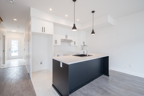 Cuisine - 8805 Rue Du Chapelier, Mirabel, QC - Indoor Photo Showing Kitchen With Upgraded Kitchen