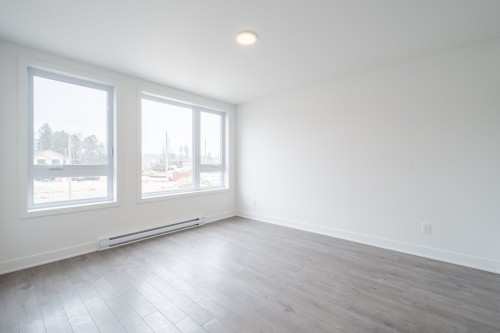 Chambre à coucher principale - 8805 Rue Du Chapelier, Mirabel, QC - Indoor Photo Showing Other Room