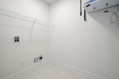 Salle de lavage - 8805 Rue Du Chapelier, Mirabel, QC - Indoor With Storage