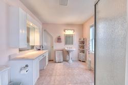 Salle de bains attenante à la CCP - 