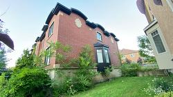 910 Rue Jules-Poitras  Montréal (Saint-Laurent), QC H4N 3M7