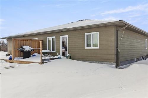 77 Amberfield Dr, Mitchell, MB 