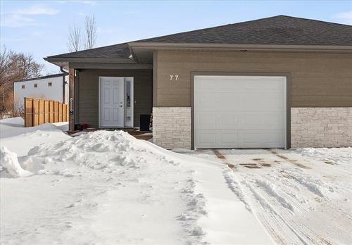 77 Amberfield Dr, Mitchell, MB 