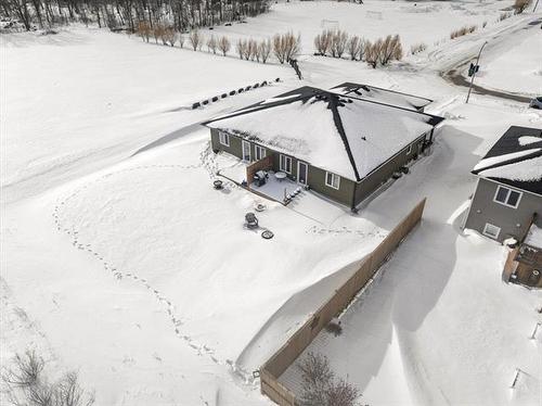 77 Amberfield Dr, Mitchell, MB 