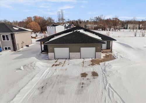 77 Amberfield Dr, Mitchell, MB 