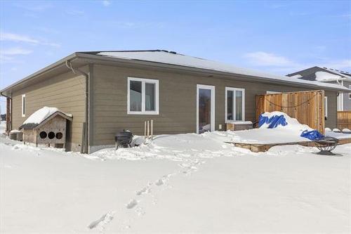 79 Amberfield Dr, Mitchell, MB 