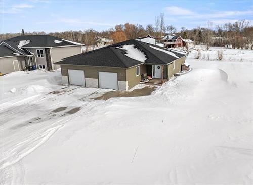 79 Amberfield Dr, Mitchell, MB 