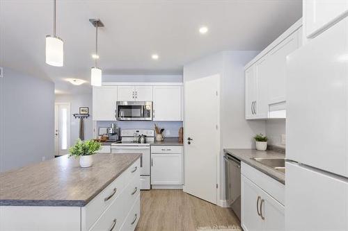 79 Amberfield Dr, Mitchell, MB 