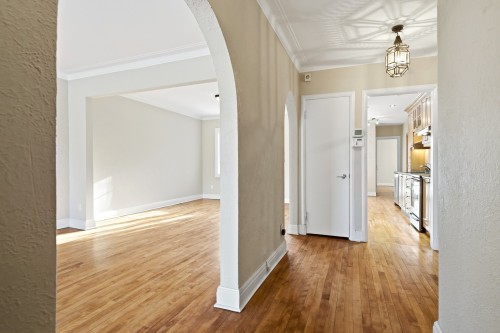 Hall d'entrée/Vestibule - 1556 Ch. De Dunkirk, Mont-Royal, QC - Indoor Photo Showing Other Room