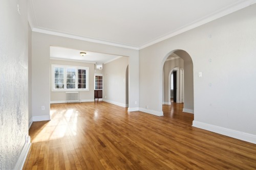 Salon - 1556 Ch. De Dunkirk, Mont-Royal, QC - Indoor