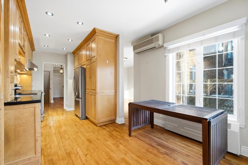 Coin-repas - 1556 Ch. De Dunkirk, Mont-Royal, QC - Indoor Photo Showing Other Room