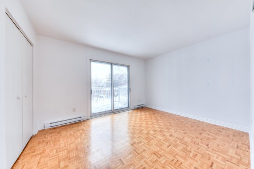 Chambre à coucher principale - 200 Rue De Manthet, Laval (Sainte-Rose), QC - Indoor Photo Showing Other Room