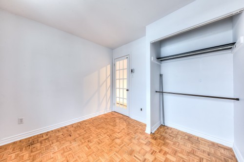 Chambre à coucher - 200 Rue De Manthet, Laval (Sainte-Rose), QC - Indoor Photo Showing Other Room