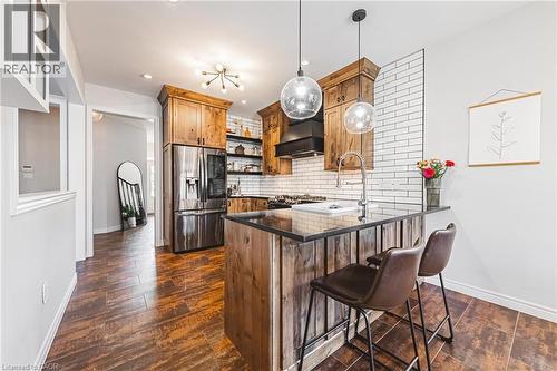 8 Matteo Trail, Hamilton, ON - Indoor Photo Showing Kitchen With Stainless Steel Kitchen With Upgraded Kitchen