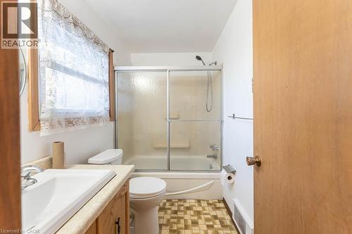 69 Buckingham Drive, Hamilton, ON - Indoor Photo Showing Bathroom