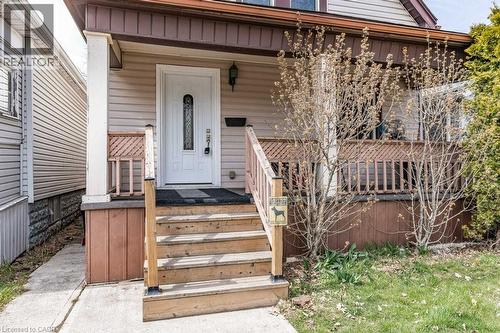 99 Robins Avenue, Hamilton, ON - Outdoor