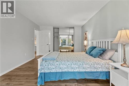 1201 North Shore Boulevard E Unit# 302, Burlington, ON - Indoor Photo Showing Bedroom
