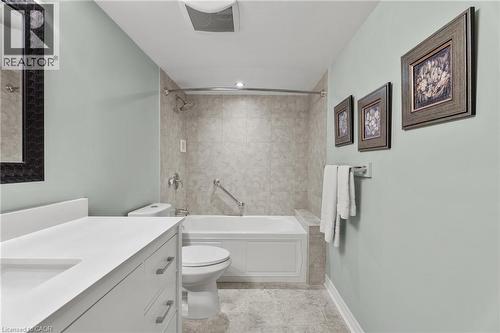 1201 North Shore Boulevard E Unit# 302, Burlington, ON - Indoor Photo Showing Bathroom