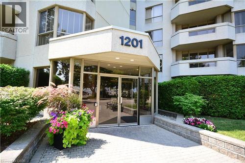 1201 North Shore Boulevard E Unit# 302, Burlington, ON - Outdoor With Balcony