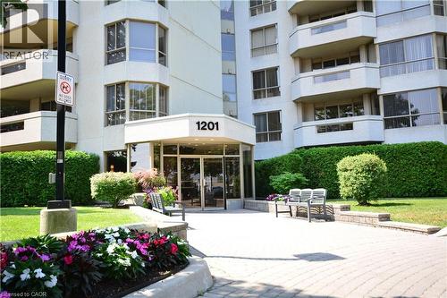 1201 North Shore Boulevard E Unit# 302, Burlington, ON - Outdoor With Balcony