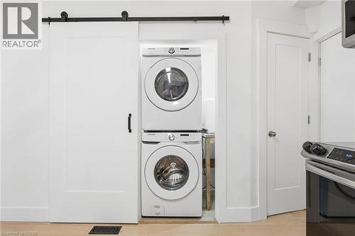 200 East Avenue N, Hamilton, ON - Indoor Photo Showing Laundry Room