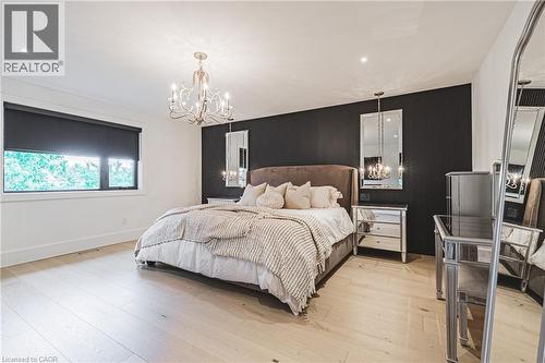 135 Eleanor Avenue, Hamilton, ON - Indoor Photo Showing Bedroom