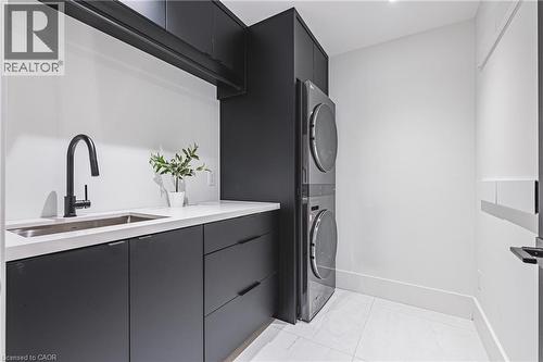 135 Eleanor Avenue, Hamilton, ON - Indoor Photo Showing Laundry Room