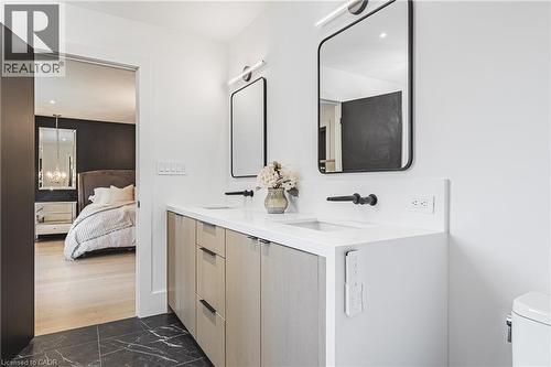 135 Eleanor Avenue, Hamilton, ON - Indoor Photo Showing Bathroom