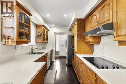 50 Gledhill Crescent, Hamilton, ON - Indoor Photo Showing Kitchen