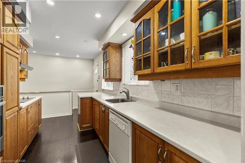 50 Gledhill Crescent, Hamilton, ON - Indoor Photo Showing Kitchen
