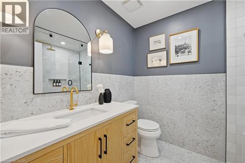 337 Beach Boulevard Unit# 7, Hamilton, ON - Indoor Photo Showing Bathroom