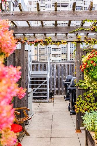 66 Bay Street S Unit# 613, Hamilton, ON - Outdoor