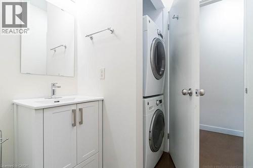 66 Bay Street S Unit# 613, Hamilton, ON - Indoor Photo Showing Laundry Room