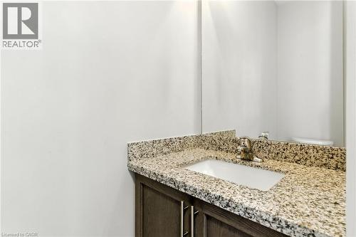 43 Riesling Court, Hamilton, ON - Indoor Photo Showing Bathroom