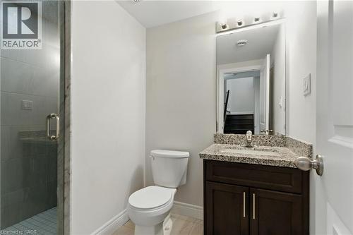 43 Riesling Court, Hamilton, ON - Indoor Photo Showing Bathroom
