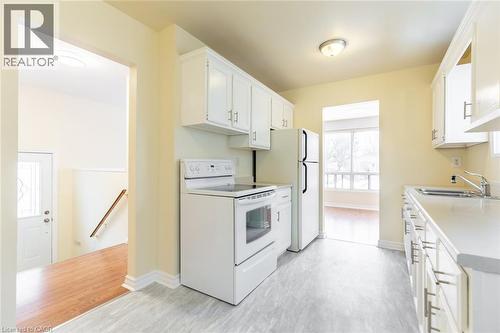 16 Garrow Drive, Hamilton, ON - Indoor Photo Showing Kitchen