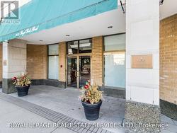 305 - 935 ROYAL YORK ROAD  Toronto, ON M8Y 4H1