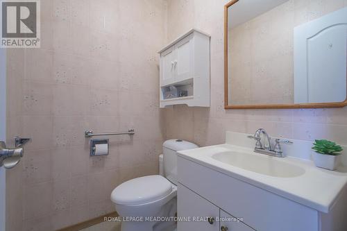 40 Joycelyn Drive, Mississauga, ON - Indoor Photo Showing Bathroom