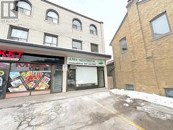 1 - 5062 DUNDAS STREET W  Toronto, ON M9A 1B9