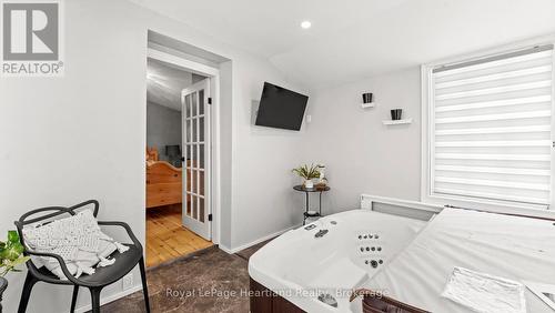 162 Wellington Street S, Goderich (Goderich (Town)), ON - Indoor Photo Showing Bedroom