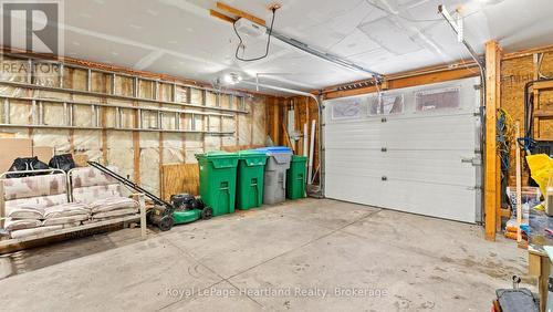 162 Wellington Street S, Goderich (Goderich (Town)), ON - Indoor Photo Showing Garage