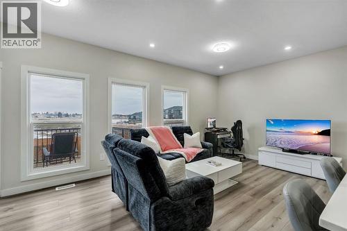 1222 Westmount Drive, Strathmore, AB - Indoor