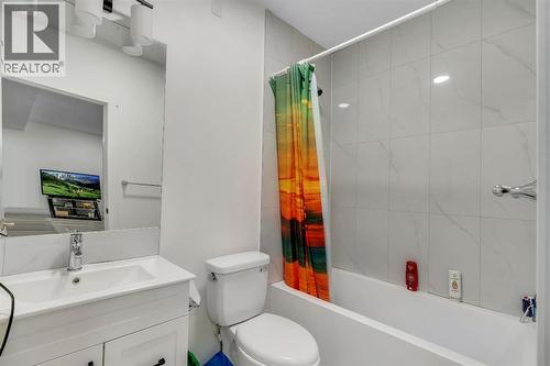 1222 Westmount Drive, Strathmore, AB - Indoor Photo Showing Bathroom