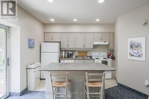 Amenities Kitchen - 306 - 1387 Bayview Avenue, Toronto, ON 