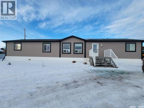 11 & 12 Mirror Place, Macklin, SK 